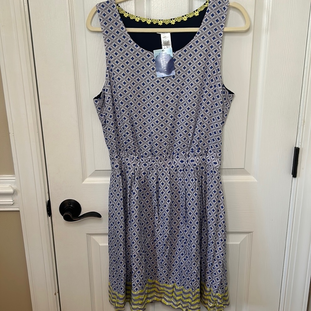 Esley Dress (L)  NWT